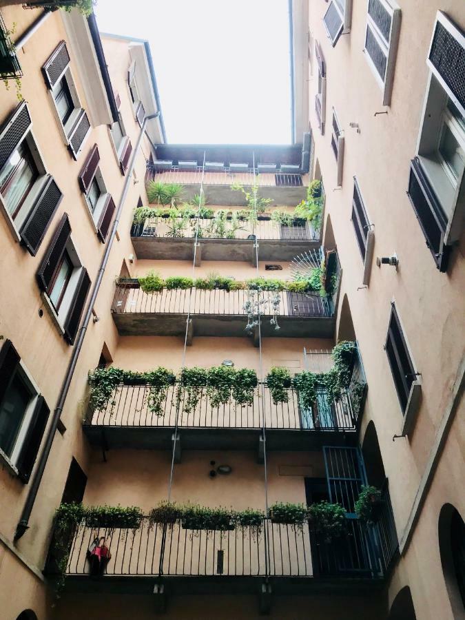 Comecasa Duomo - San Babila Lovely Apartment 米兰 外观 照片